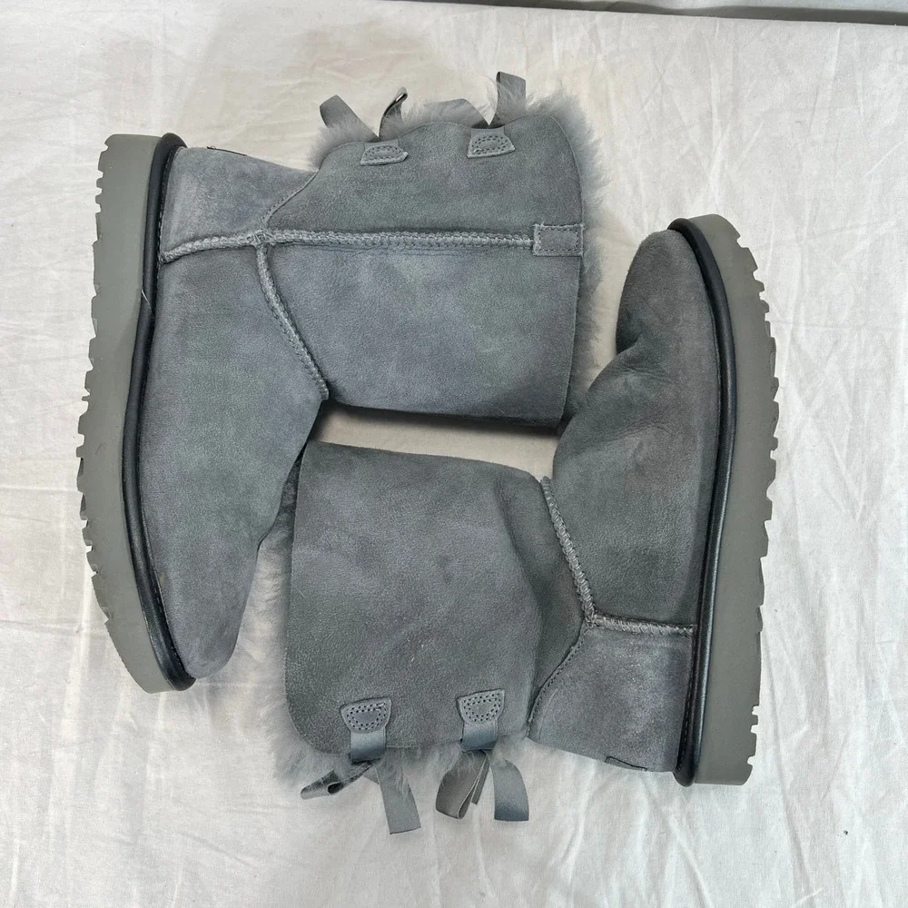 UGG Short Bailey Bow II Boots‎ Grey Gray Suede Sheepskin Lined Women 7